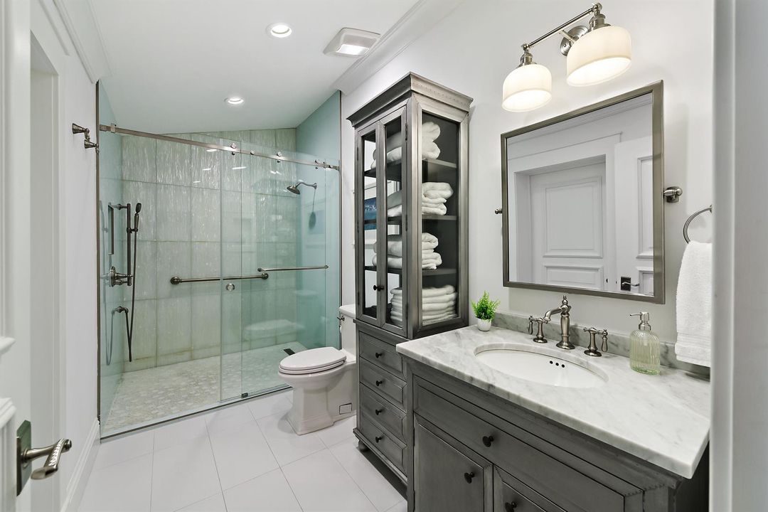 Full Bath 3 to Office