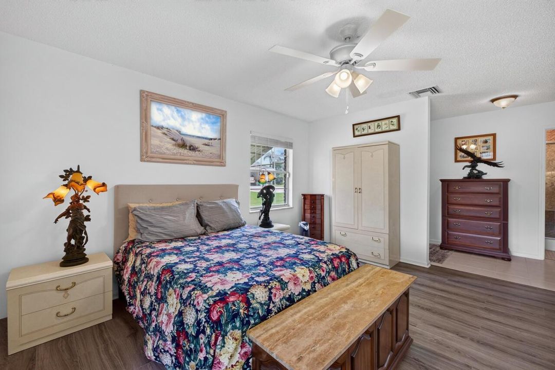 2156 SE Harlow St-025