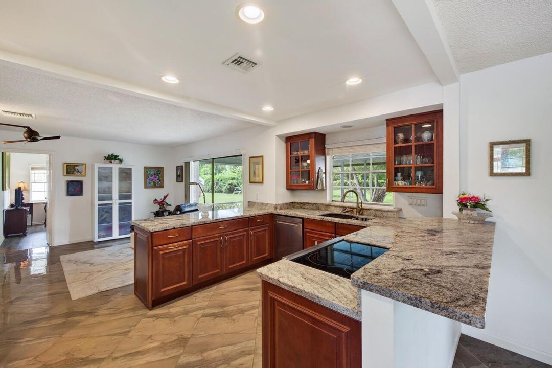 2156 SE Harlow St-010