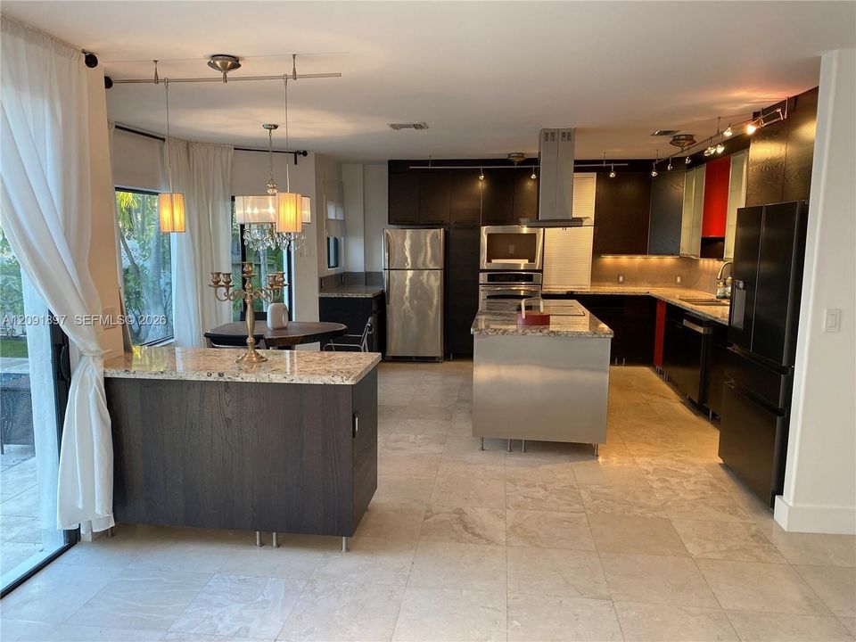 En Venta: $8,900,000 (5 camas, 4 baños, 3291 Pies cuadrados)