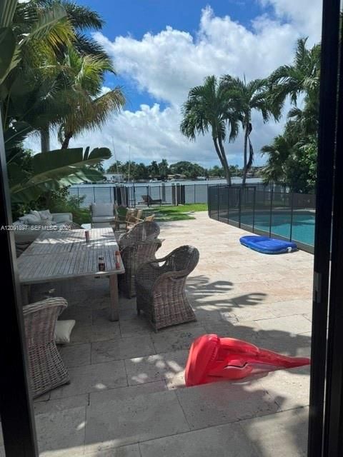 En Venta: $8,900,000 (5 camas, 4 baños, 3291 Pies cuadrados)