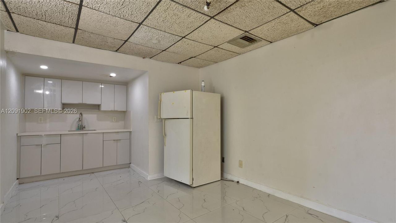 En Venta: $469,900 (4 camas, 2 baños, 1460 Pies cuadrados)