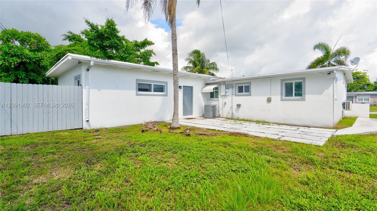 En Venta: $469,900 (4 camas, 2 baños, 1460 Pies cuadrados)