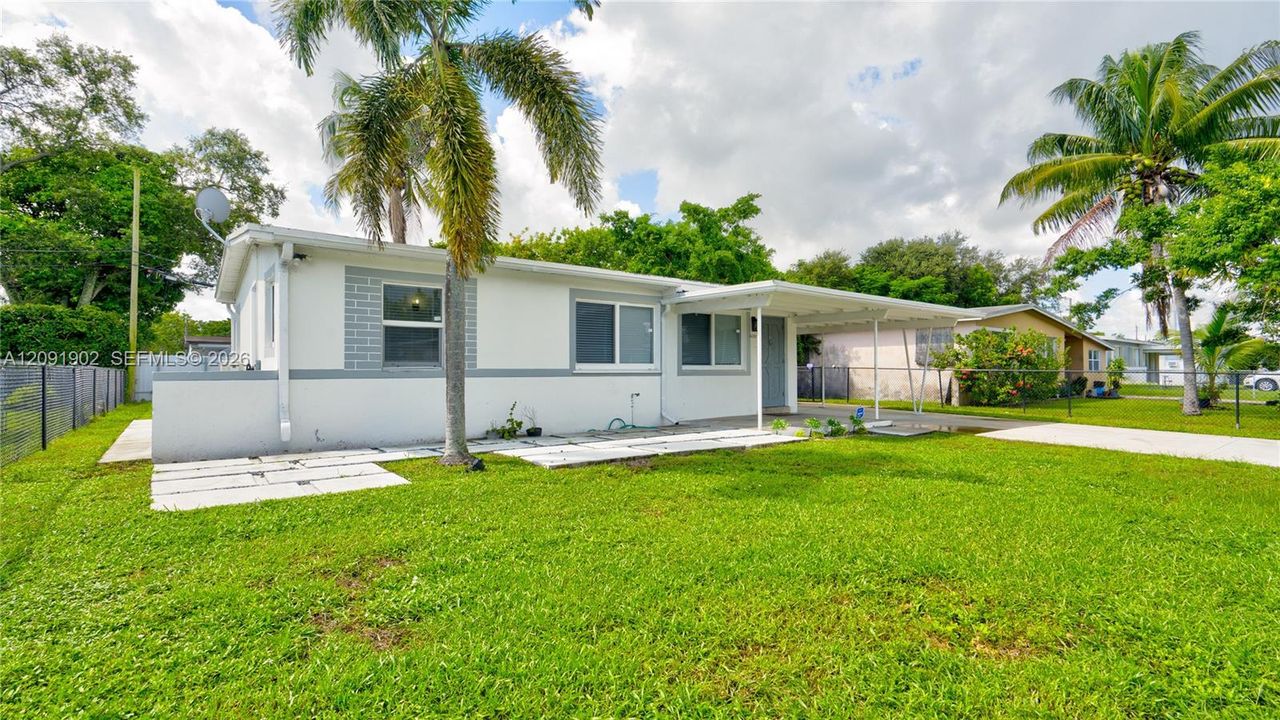 En Venta: $469,900 (4 camas, 2 baños, 1460 Pies cuadrados)