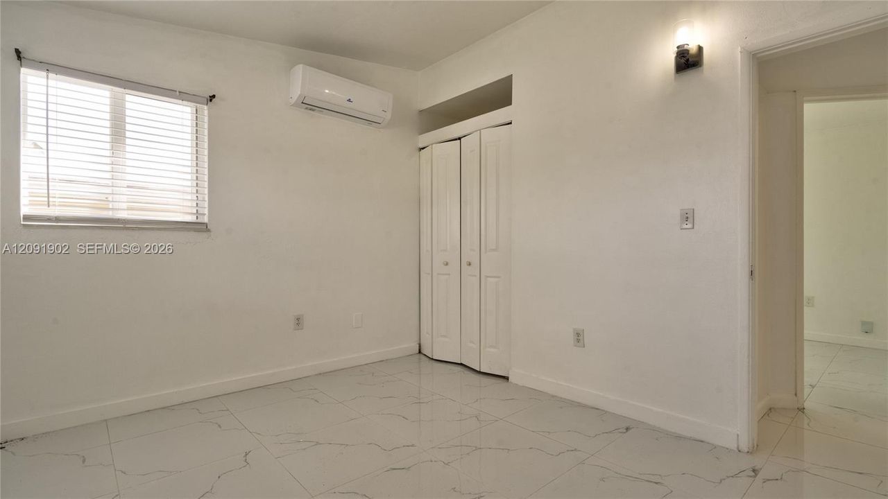En Venta: $469,900 (4 camas, 2 baños, 1460 Pies cuadrados)