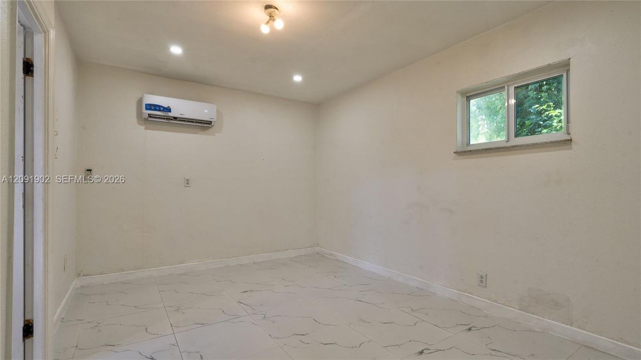 En Venta: $469,900 (4 camas, 2 baños, 1460 Pies cuadrados)