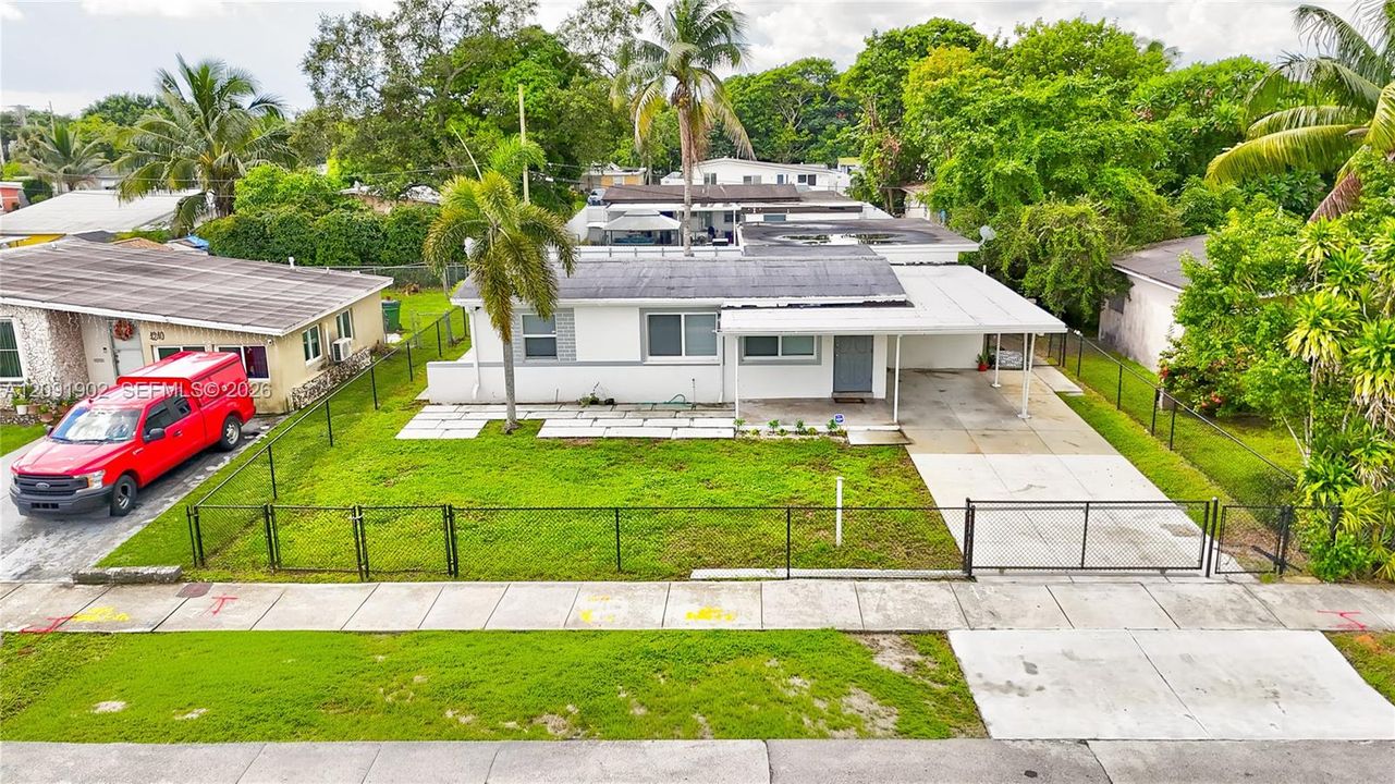 En Venta: $469,900 (4 camas, 2 baños, 1460 Pies cuadrados)