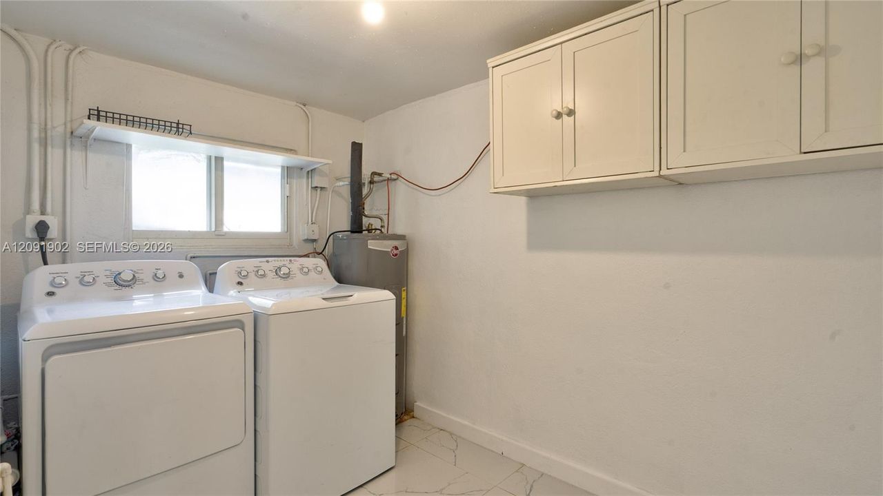 En Venta: $469,900 (4 camas, 2 baños, 1460 Pies cuadrados)