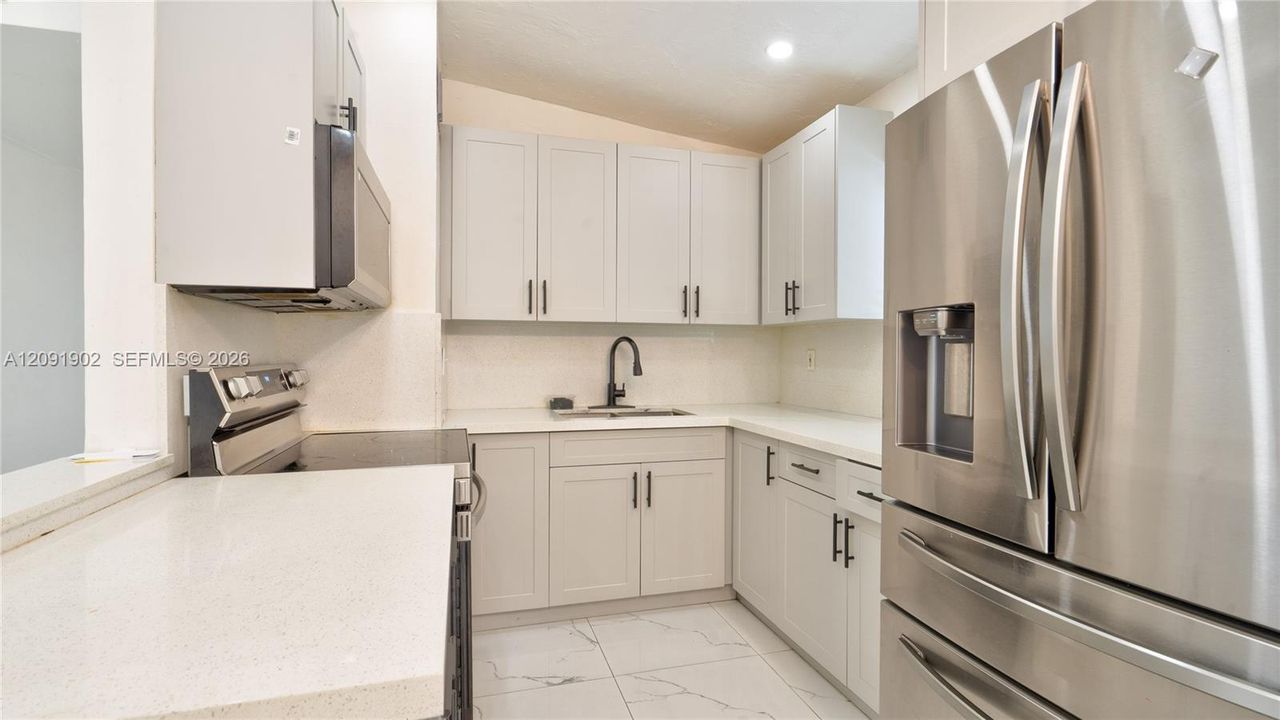 En Venta: $469,900 (4 camas, 2 baños, 1460 Pies cuadrados)