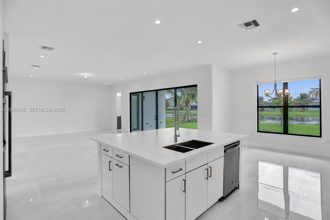For Rent: $15,000 (5 beds, 7 baths, 4568 Square Feet)