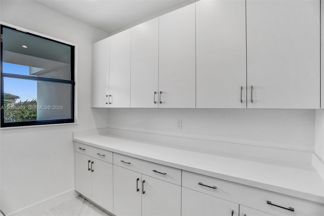 For Rent: $15,000 (5 beds, 7 baths, 4568 Square Feet)