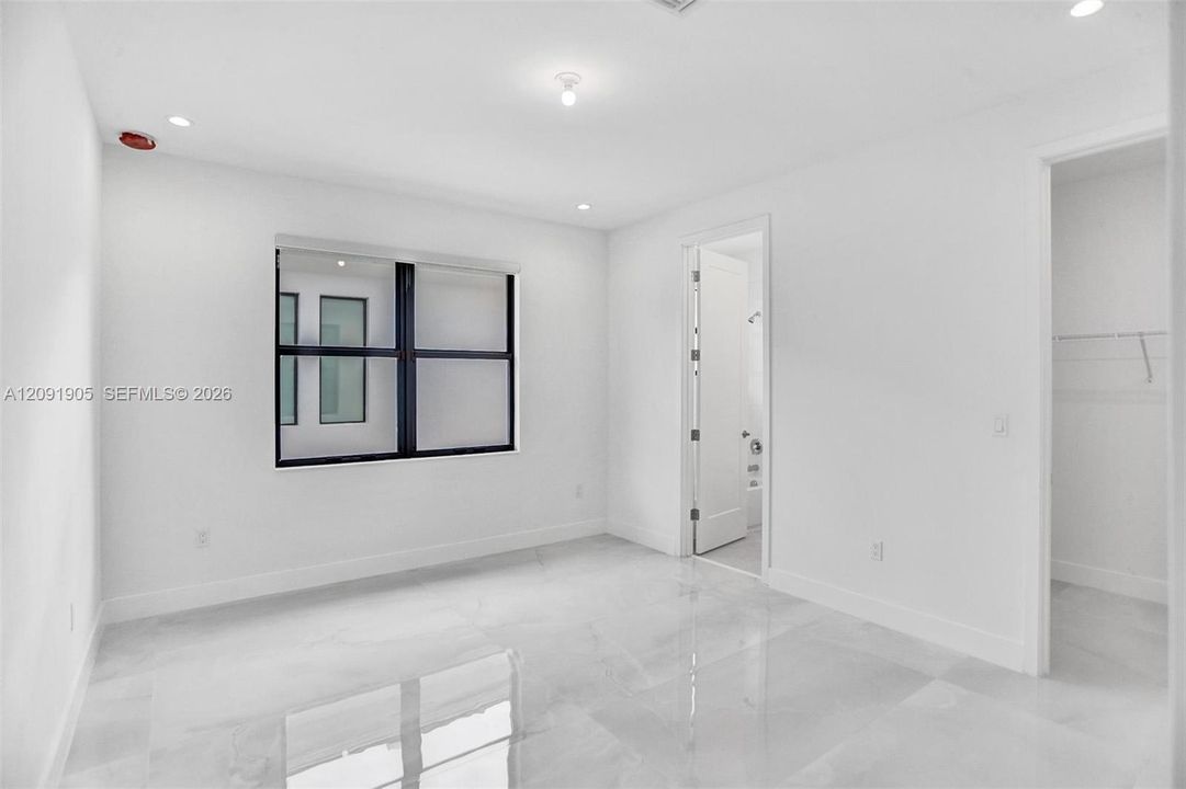 For Rent: $15,000 (5 beds, 7 baths, 4568 Square Feet)