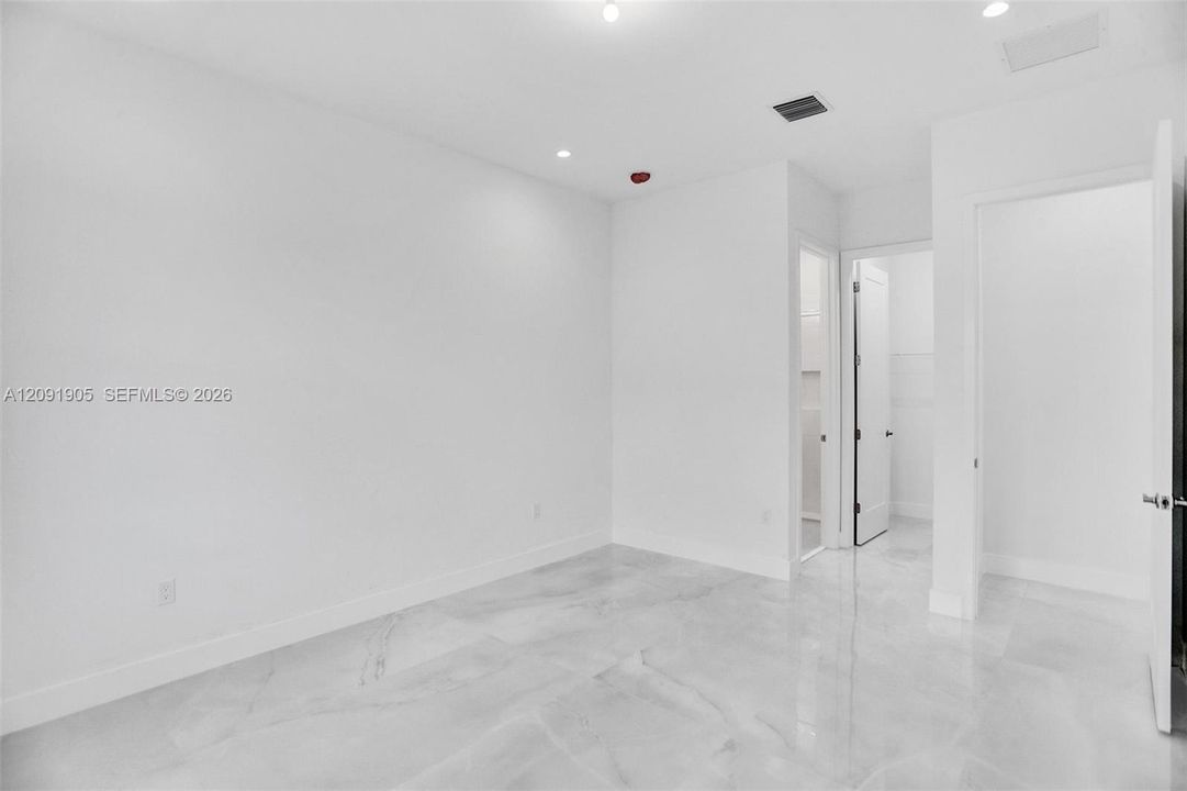 For Rent: $15,000 (5 beds, 7 baths, 4568 Square Feet)