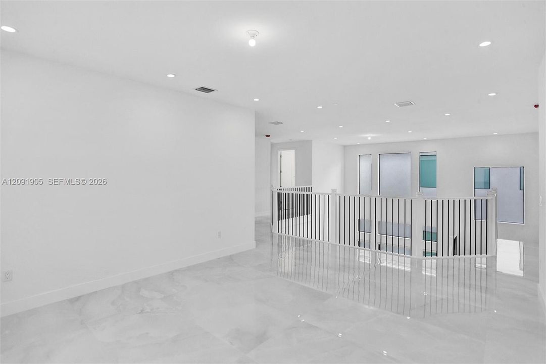 For Rent: $15,000 (5 beds, 7 baths, 4568 Square Feet)