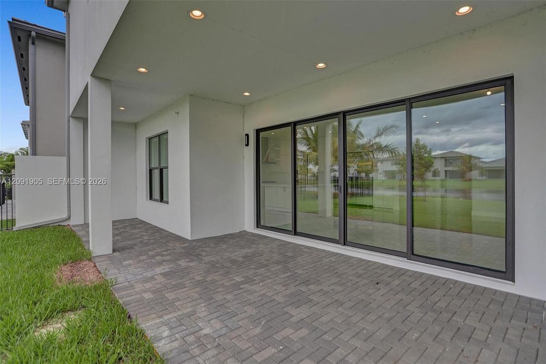 For Rent: $15,000 (5 beds, 7 baths, 4568 Square Feet)