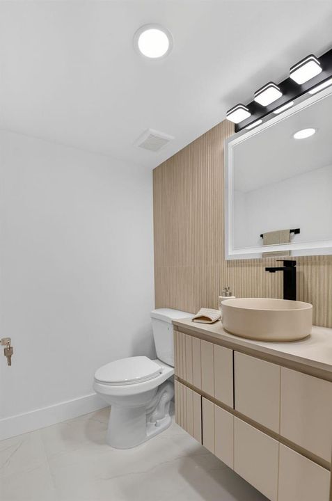 1st Floor 1/2 Bath