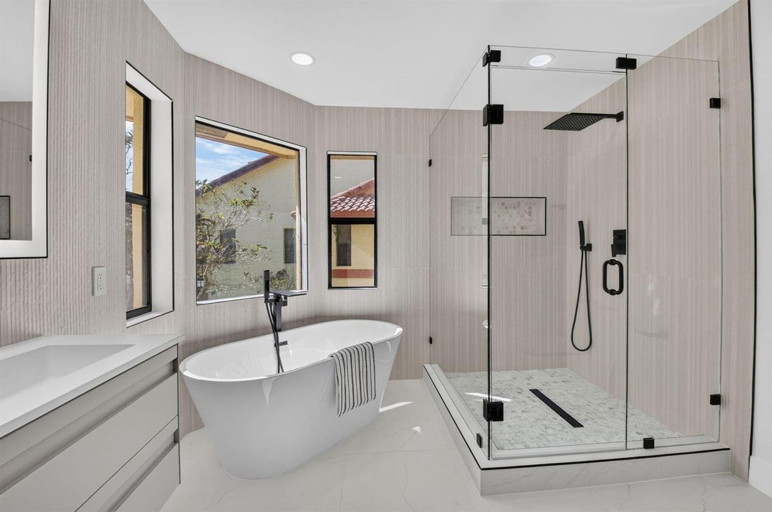 Deluxe Primary Bathroom