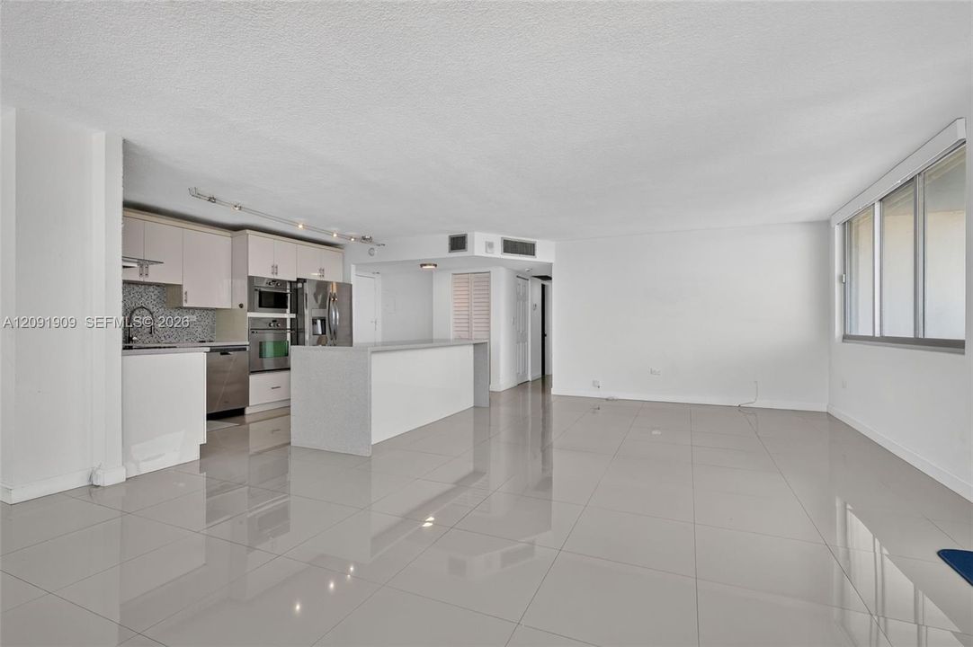 For Sale: $780,000 (2 beds, 2 baths, 1455 Square Feet)