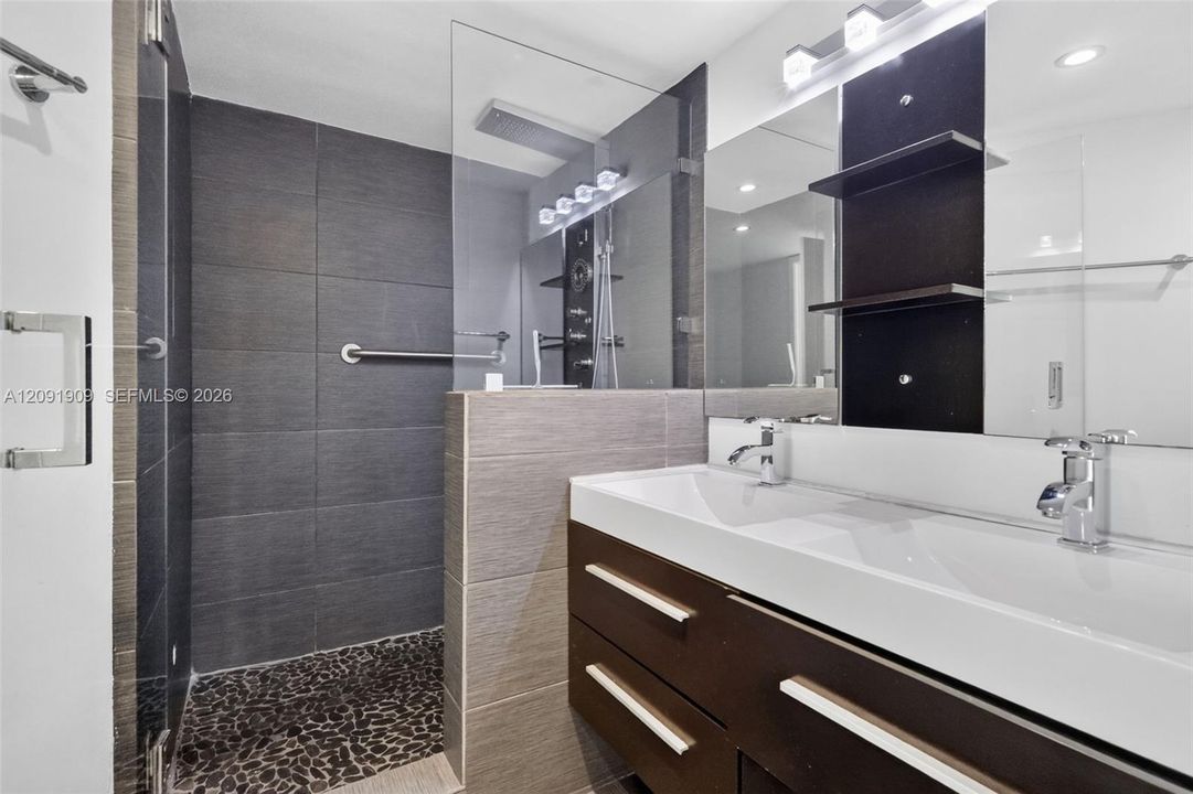For Sale: $780,000 (2 beds, 2 baths, 1455 Square Feet)