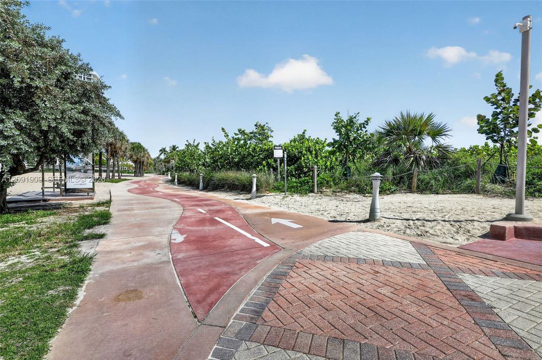 For Sale: $780,000 (2 beds, 2 baths, 1455 Square Feet)