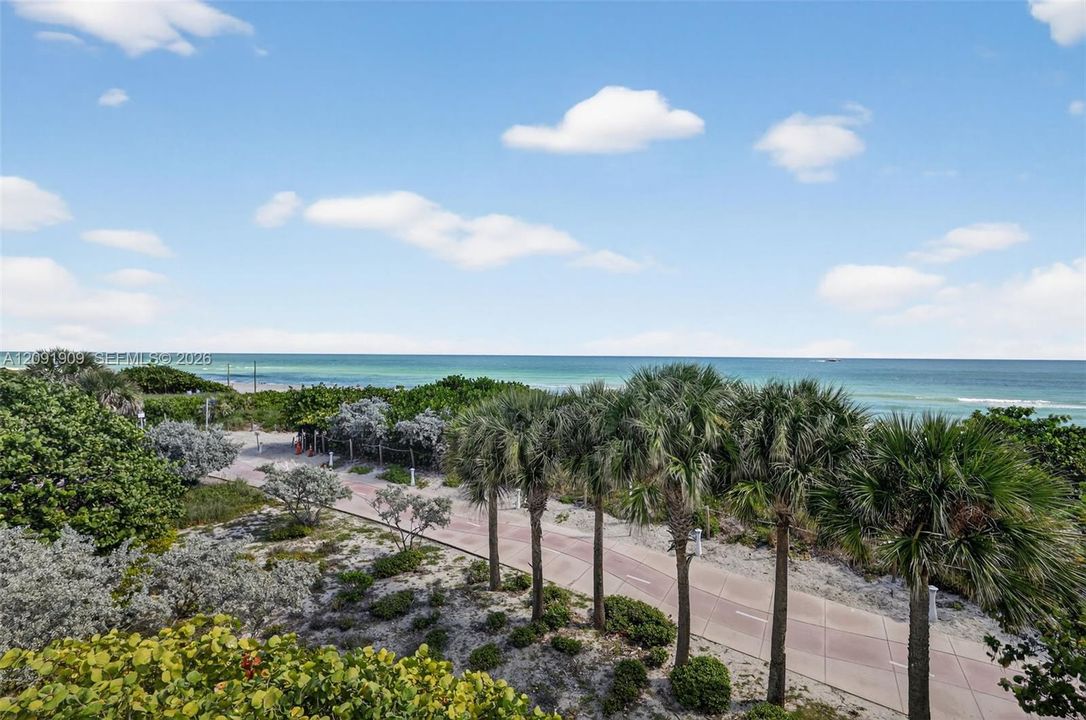 For Sale: $780,000 (2 beds, 2 baths, 1455 Square Feet)