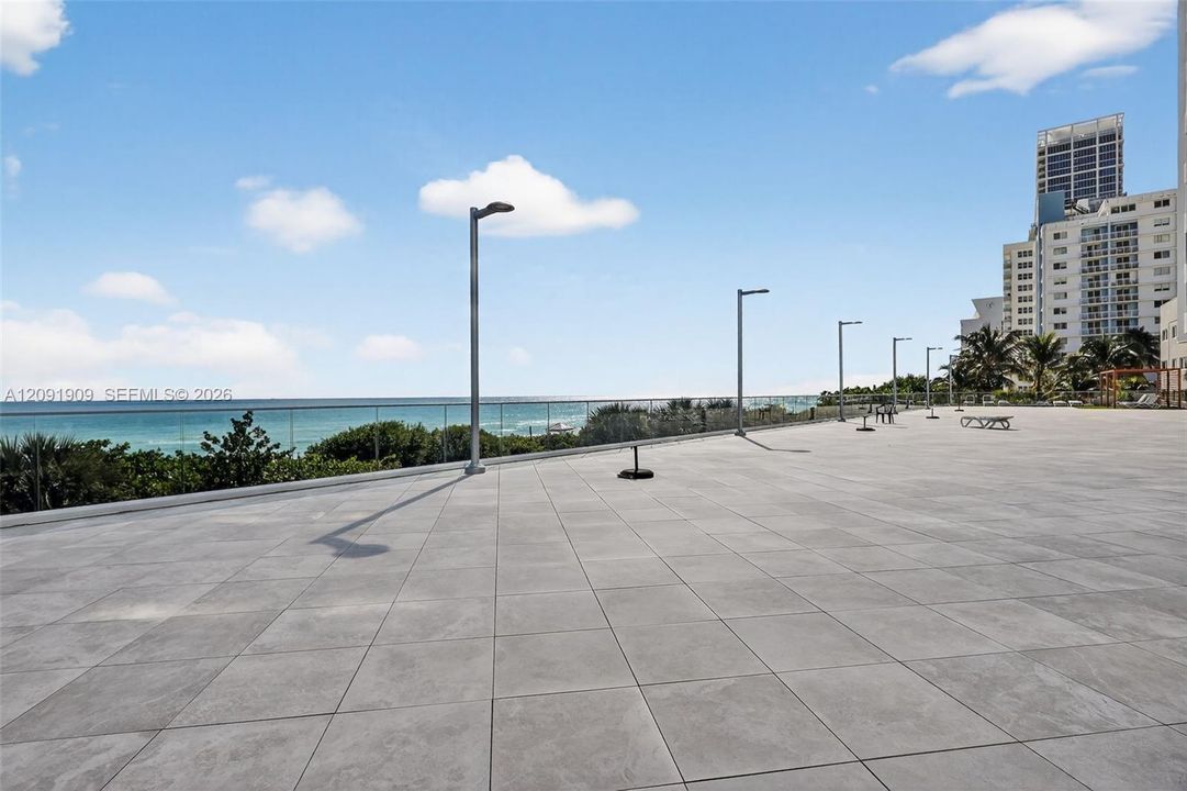 For Sale: $780,000 (2 beds, 2 baths, 1455 Square Feet)