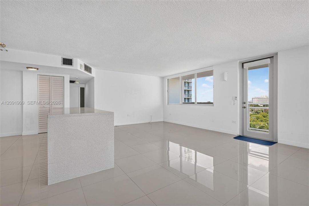 For Sale: $780,000 (2 beds, 2 baths, 1455 Square Feet)