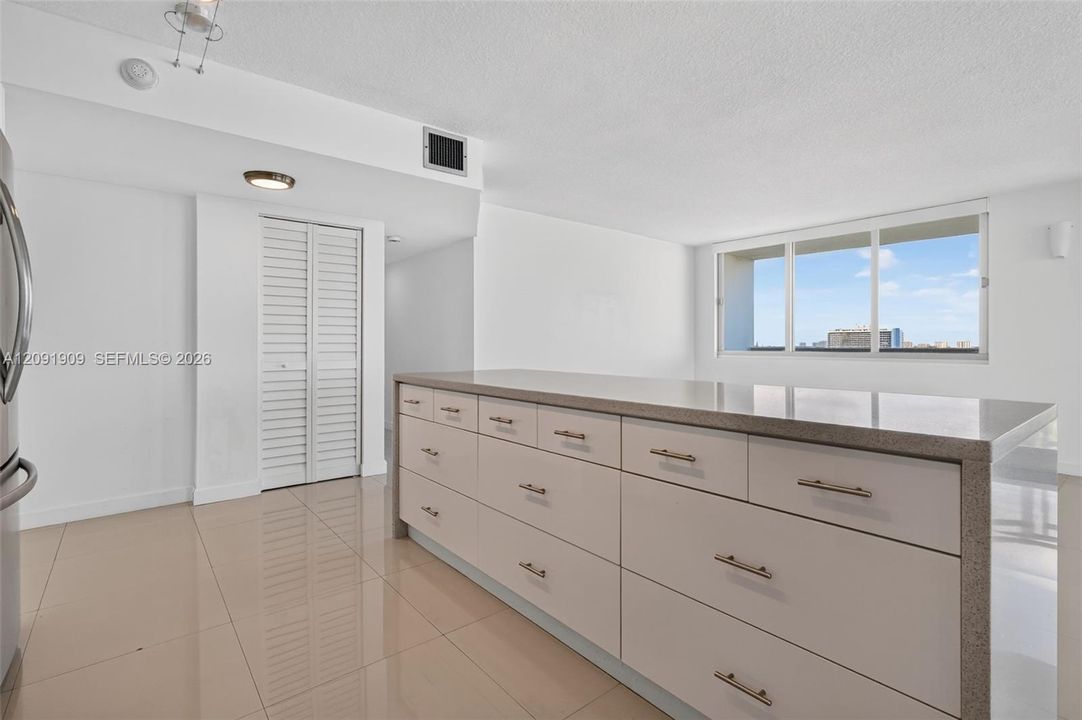 For Sale: $780,000 (2 beds, 2 baths, 1455 Square Feet)
