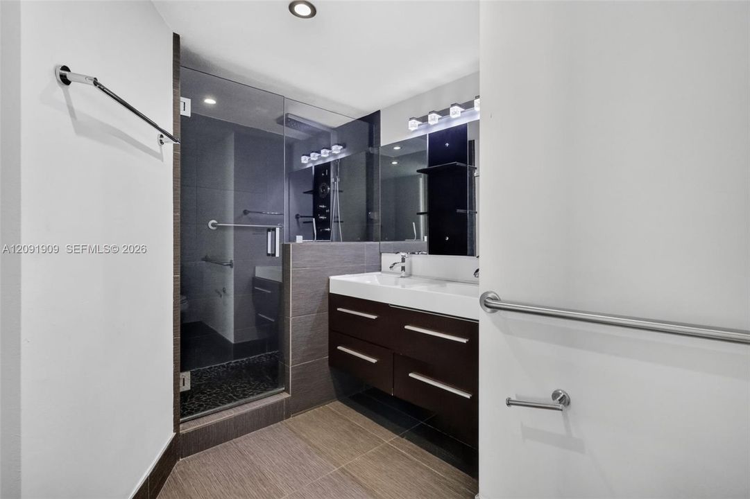 For Sale: $780,000 (2 beds, 2 baths, 1455 Square Feet)