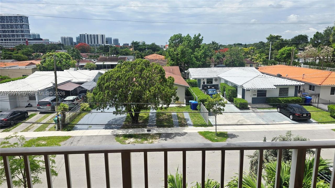 En Venta: $279,000 (2 camas, 1 baños, 731 Pies cuadrados)