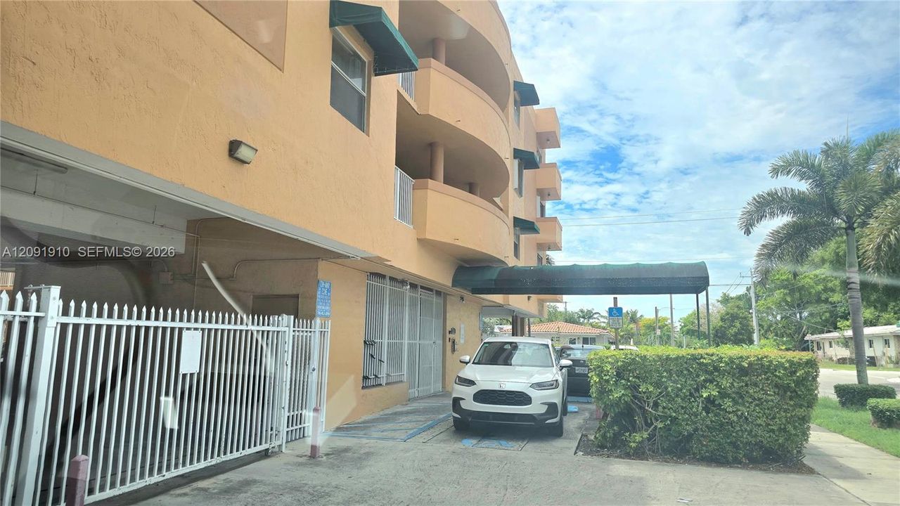 En Venta: $279,000 (2 camas, 1 baños, 731 Pies cuadrados)