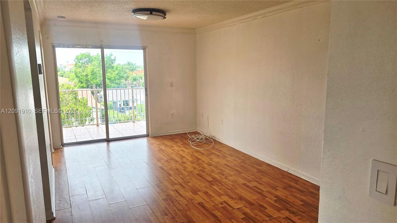 En Venta: $279,000 (2 camas, 1 baños, 731 Pies cuadrados)