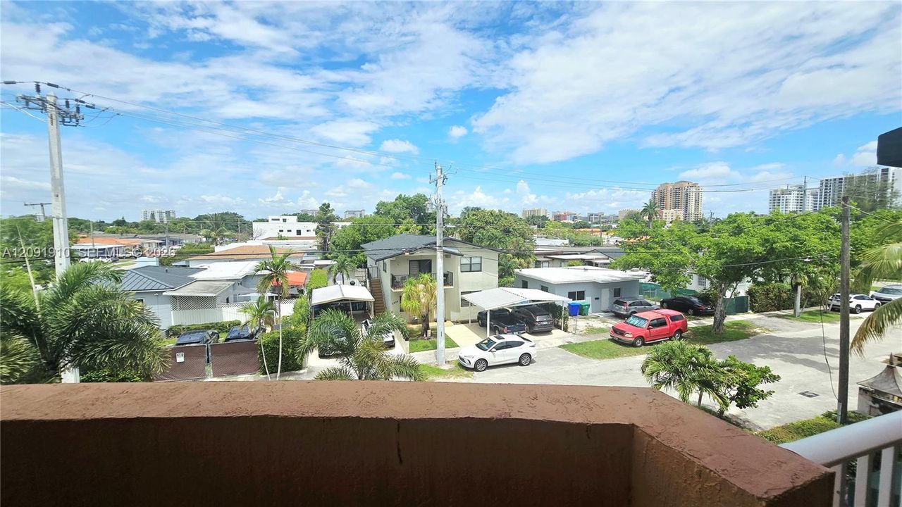 En Venta: $279,000 (2 camas, 1 baños, 731 Pies cuadrados)