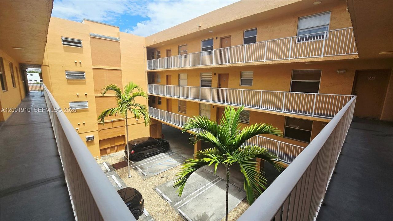 En Venta: $279,000 (2 camas, 1 baños, 731 Pies cuadrados)