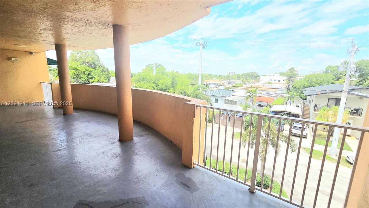 En Venta: $279,000 (2 camas, 1 baños, 731 Pies cuadrados)