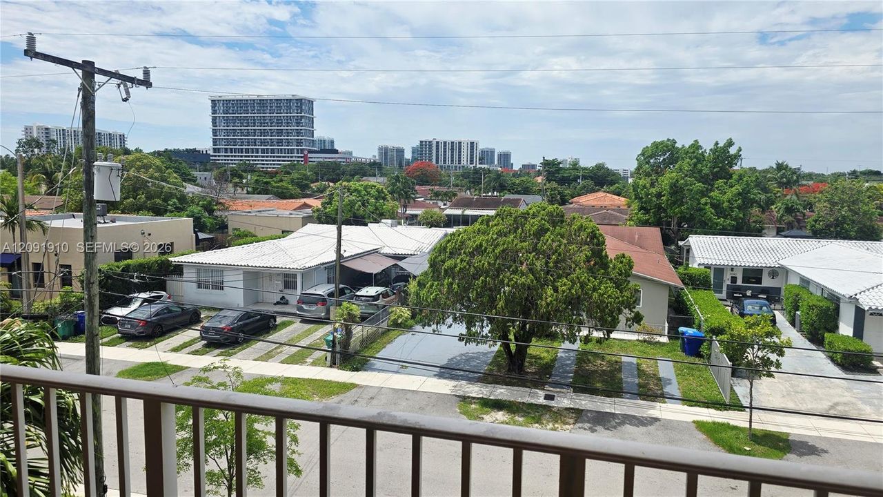 En Venta: $279,000 (2 camas, 1 baños, 731 Pies cuadrados)