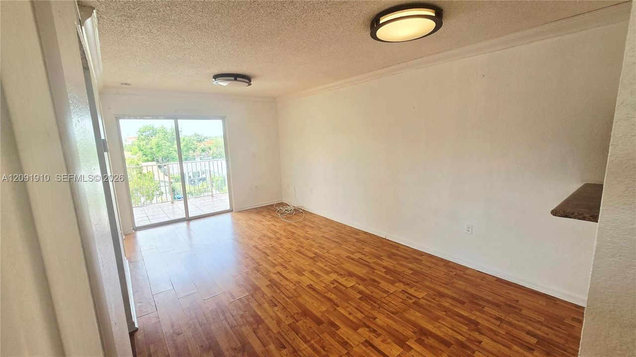 En Venta: $279,000 (2 camas, 1 baños, 731 Pies cuadrados)