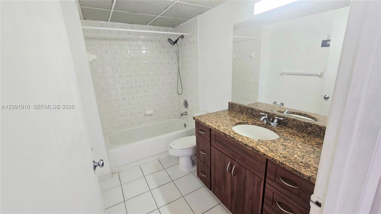 En Venta: $279,000 (2 camas, 1 baños, 731 Pies cuadrados)
