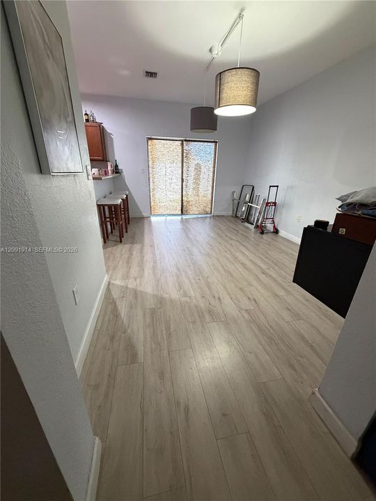 For Sale: $475,000 (3 beds, 2 baths, 1574 Square Feet)