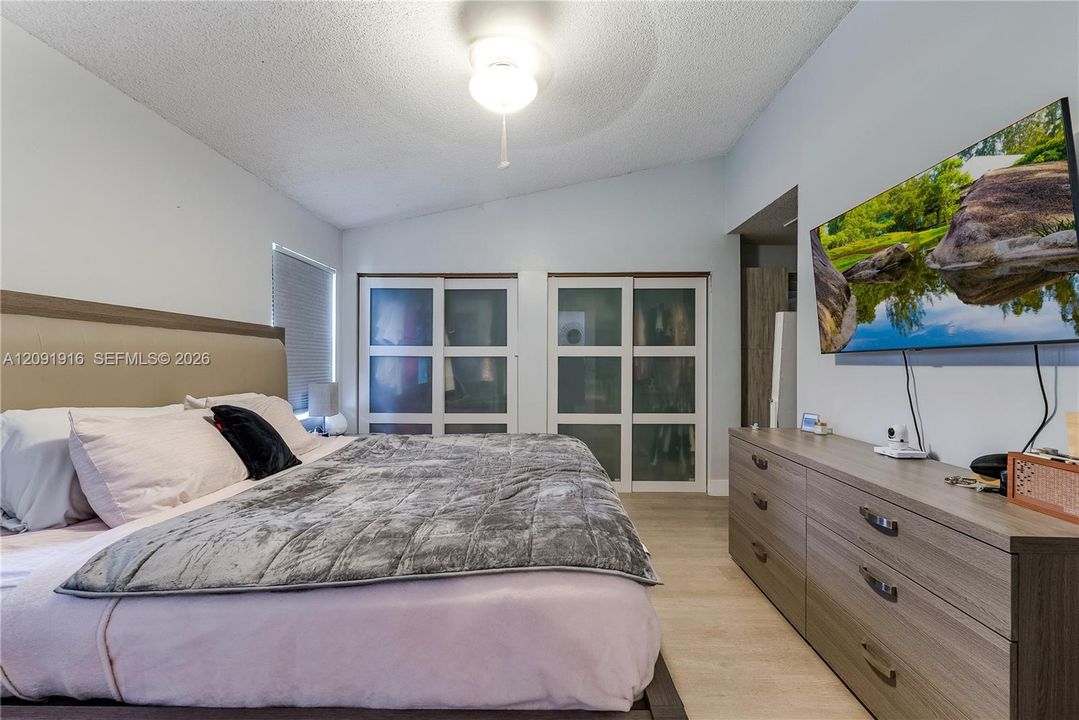 For Rent: $3,000 (2 beds, 2 baths, 1071 Square Feet)