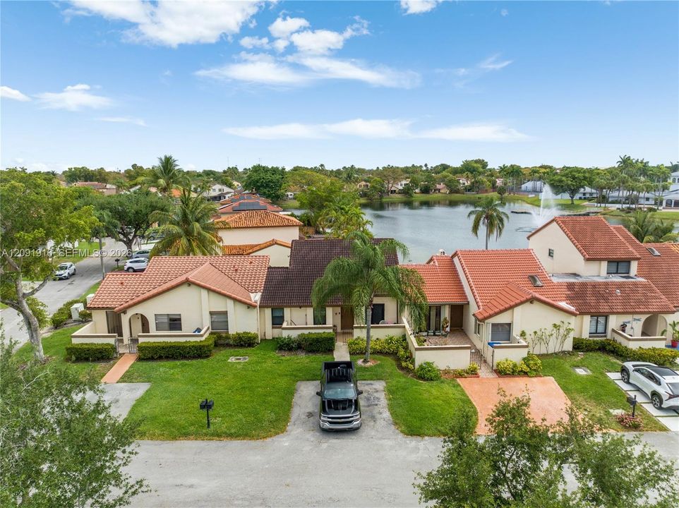 For Rent: $3,000 (2 beds, 2 baths, 1071 Square Feet)