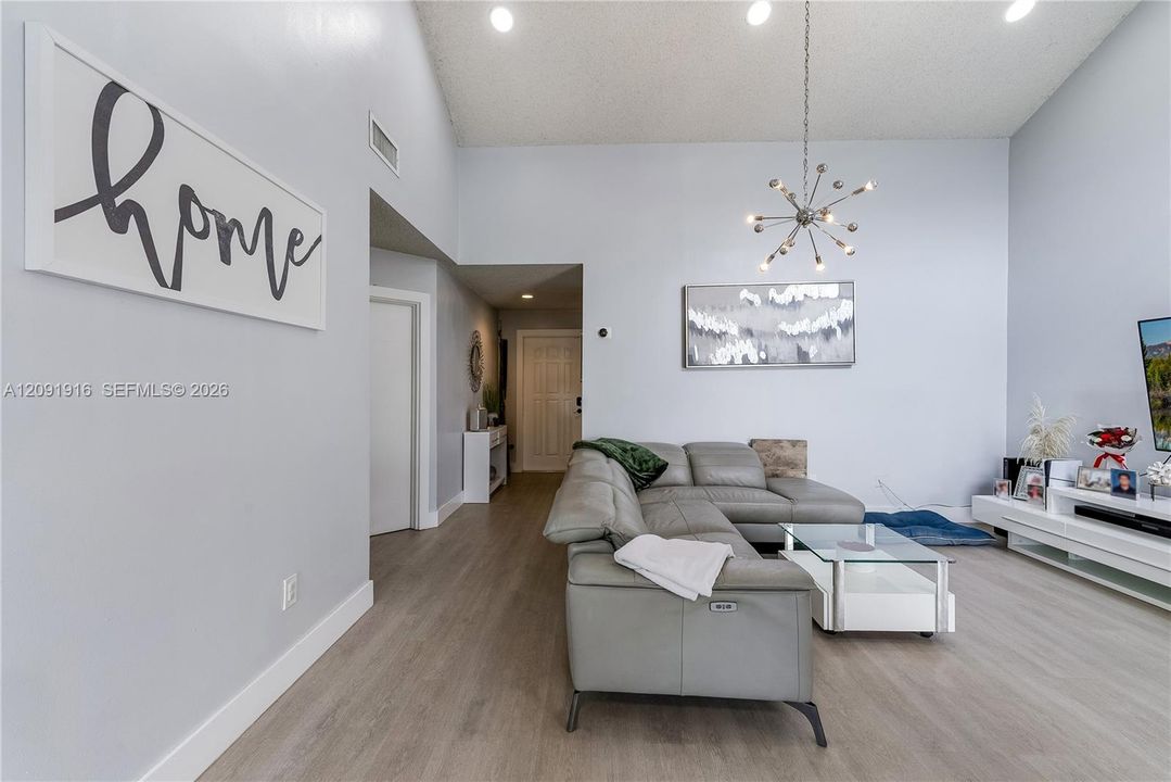 For Rent: $3,000 (2 beds, 2 baths, 1071 Square Feet)
