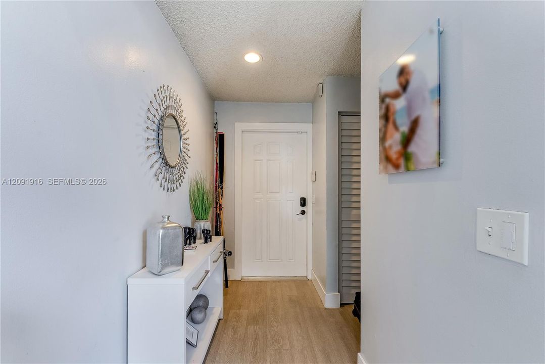 For Rent: $3,000 (2 beds, 2 baths, 1071 Square Feet)