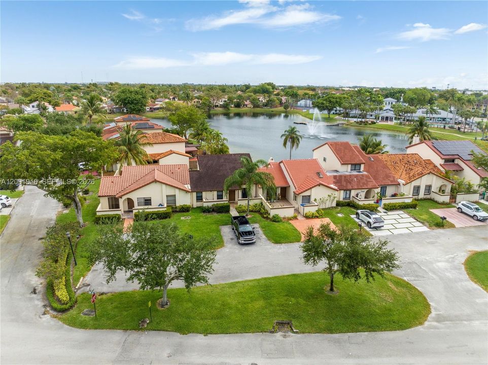 For Rent: $3,000 (2 beds, 2 baths, 1071 Square Feet)