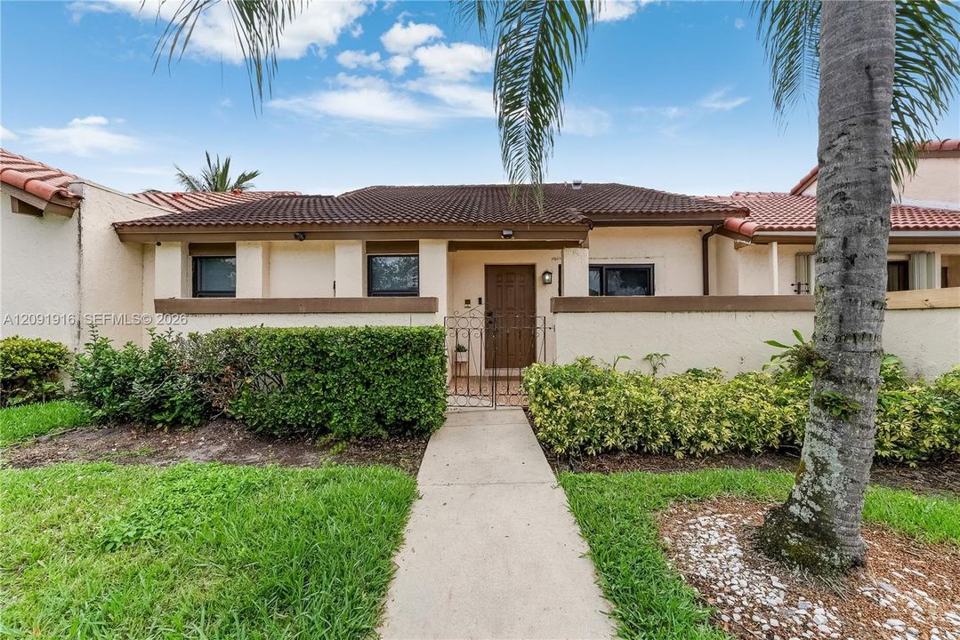For Rent: $3,000 (2 beds, 2 baths, 1071 Square Feet)