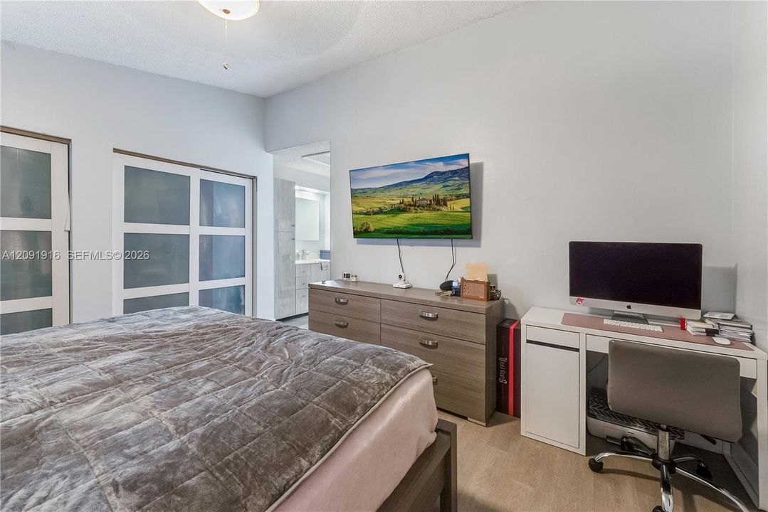 For Rent: $3,000 (2 beds, 2 baths, 1071 Square Feet)