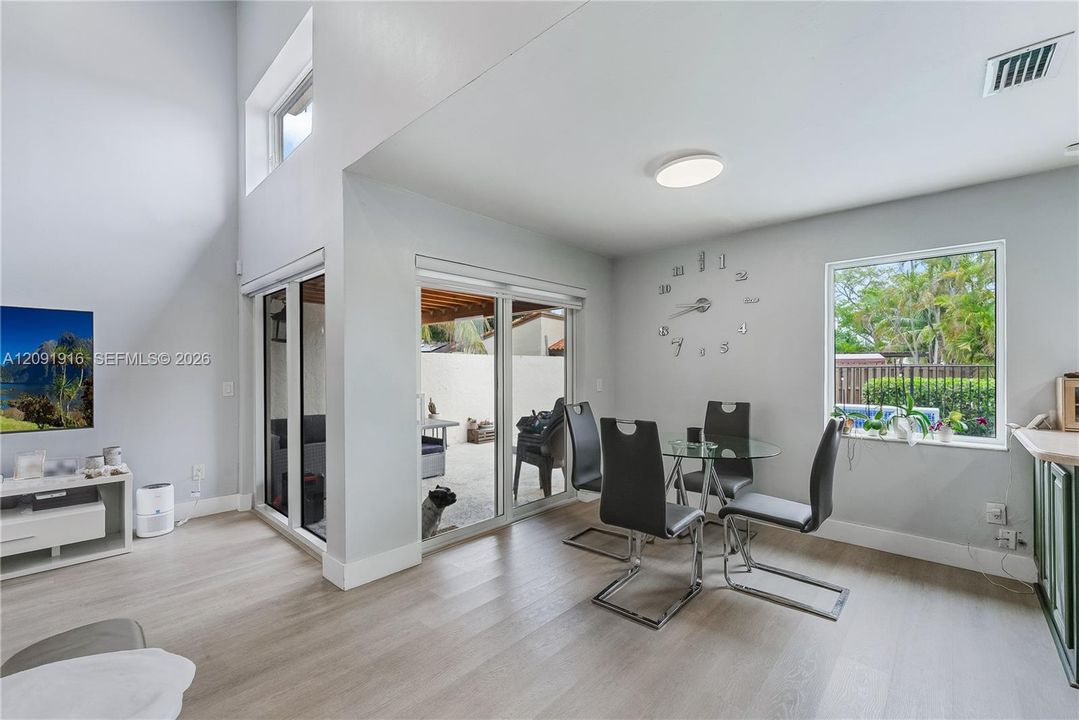 For Rent: $3,000 (2 beds, 2 baths, 1071 Square Feet)