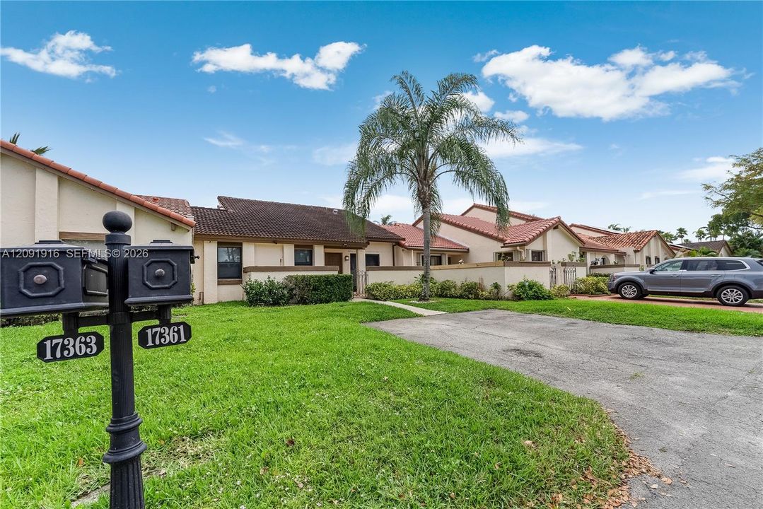 For Rent: $3,000 (2 beds, 2 baths, 1071 Square Feet)