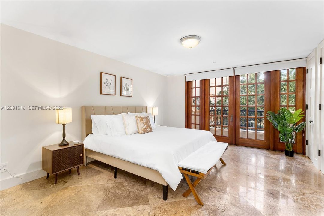 В аренду: $85,000 (5 спален, 6 ванн, 6268 Квадратных фут)