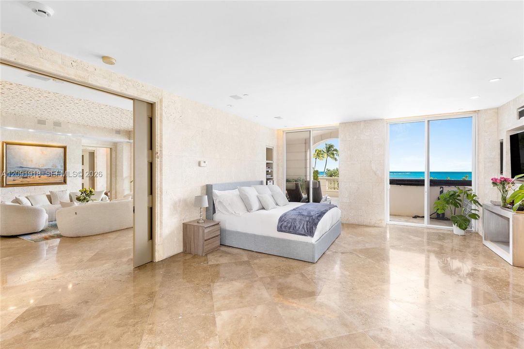 В аренду: $85,000 (5 спален, 6 ванн, 6268 Квадратных фут)